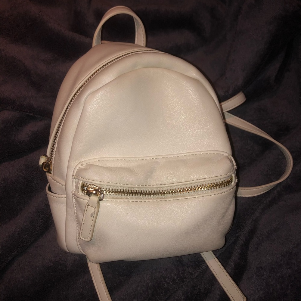 Mini White Back Pack! - image 2